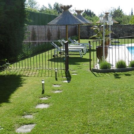 Le Gite De Lolivier En Provence Aramon 外观 照片