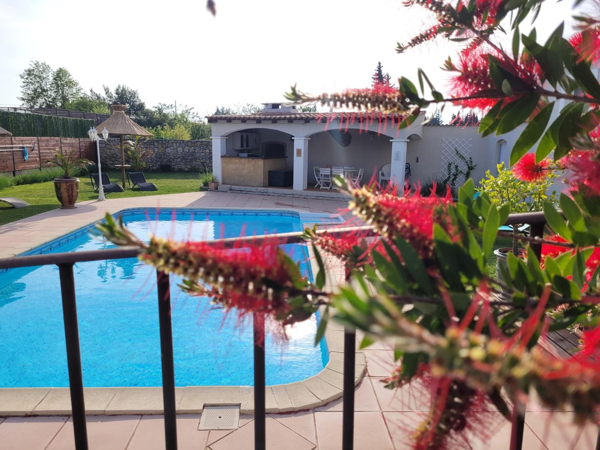 Le Gite De Lolivier En Provence Aramon 外观 照片