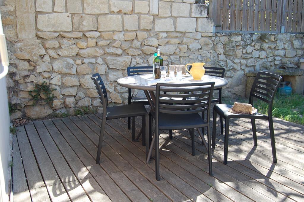 Le Gite De Lolivier En Provence Aramon 客房 照片